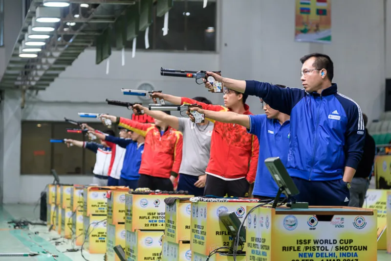 Sự bình tĩnh trong phát bắn cuối giúp Hoàng Xuân Vinh vượt lên và mang về HCV Olympic đầu tiên.